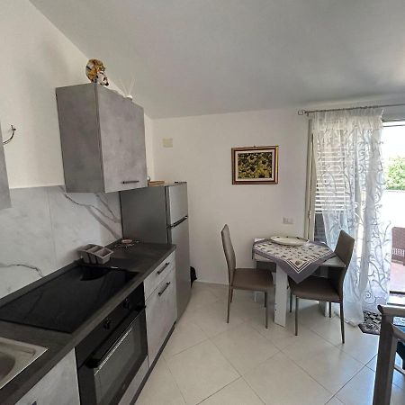 Nina Apartament Giardini Naxos Con Posto Auto Luaran gambar