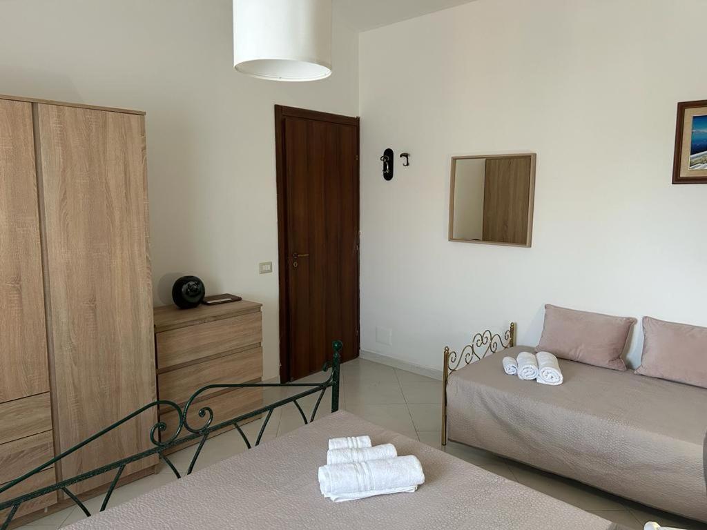 Nina Apartament Giardini Naxos Con Posto Auto Luaran gambar
