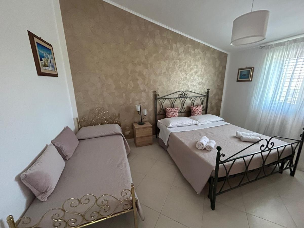 Nina Apartament Giardini Naxos Con Posto Auto Luaran gambar