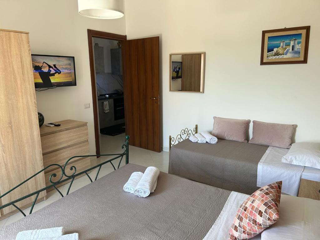 Nina Apartament Giardini Naxos Con Posto Auto Luaran gambar